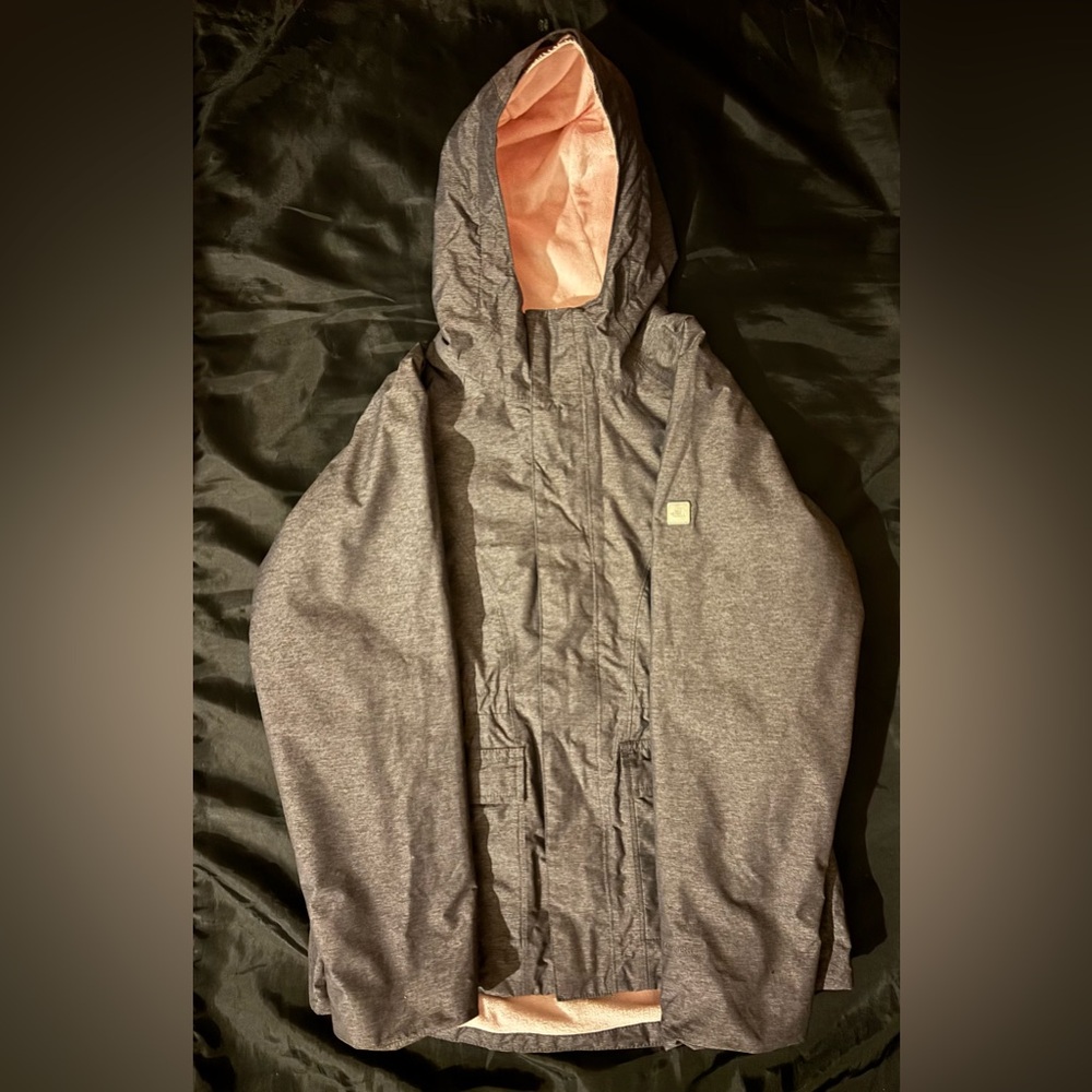 Grey North face girls coat with pink fleece inside size 14/16